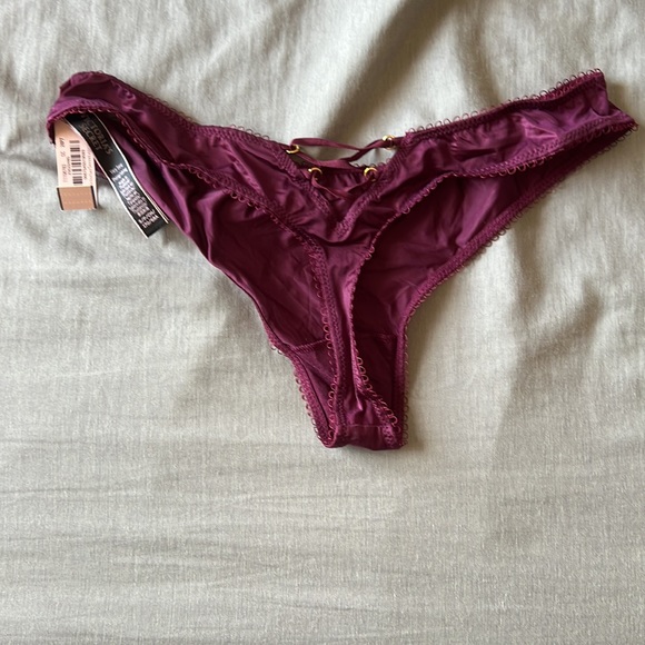 NWT Victoria’s Secret panty bundle!! - Picture 4 of 5